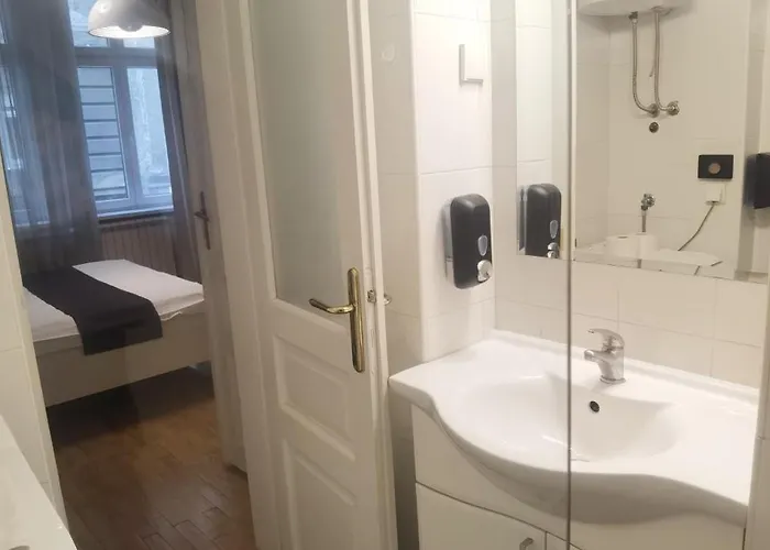 Toplica アパート